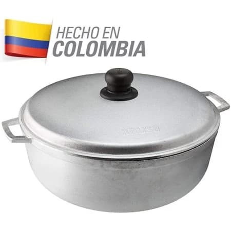 Caldero colombiano de aluminio con tapa y asas laterales.