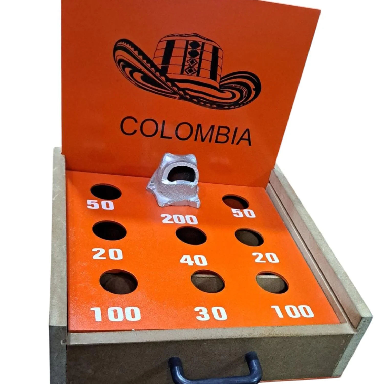 Juego de sapo portátil de madera con fichas metálicas y orificios de puntuación.