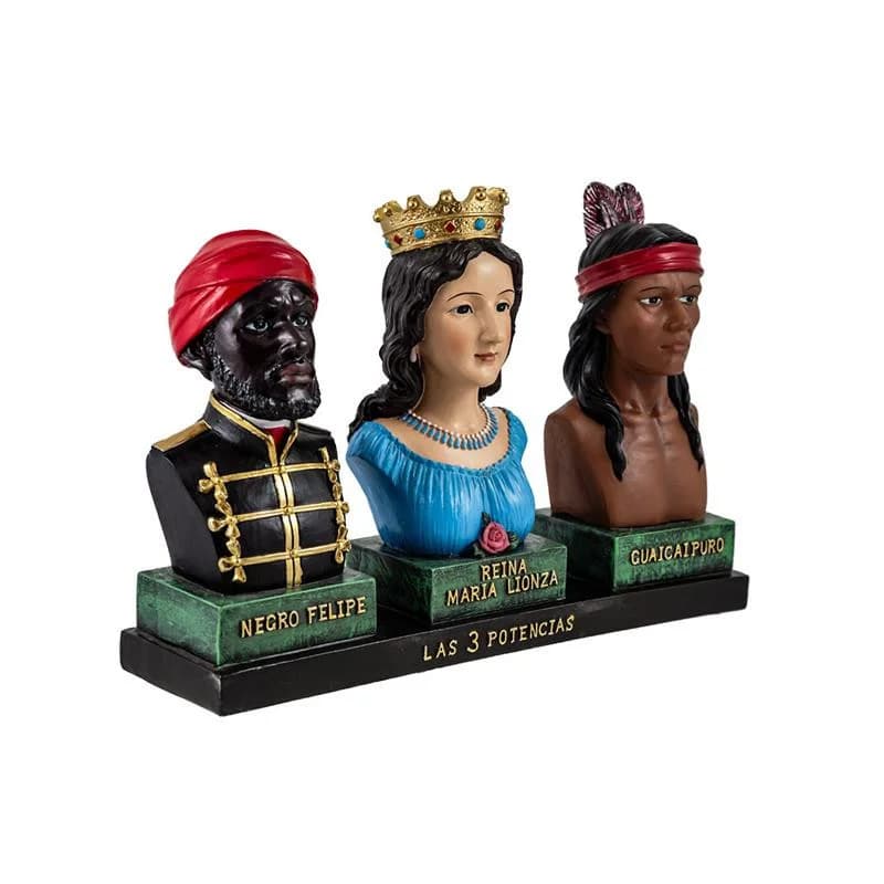 Figuras de las tres potencias: María Lionza, Cacique Guaicaipuro y Negro Felipe.