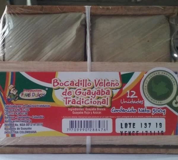 Caja de bocadillo veleño tradicional de guayaba