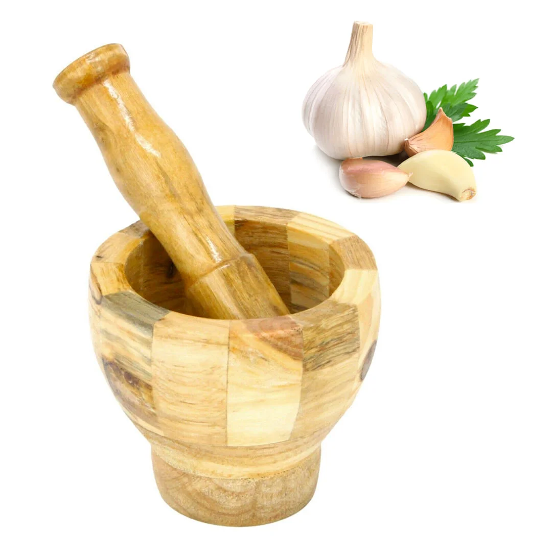 Machaca ajos manual de madera con mazo para triturar ajo.
